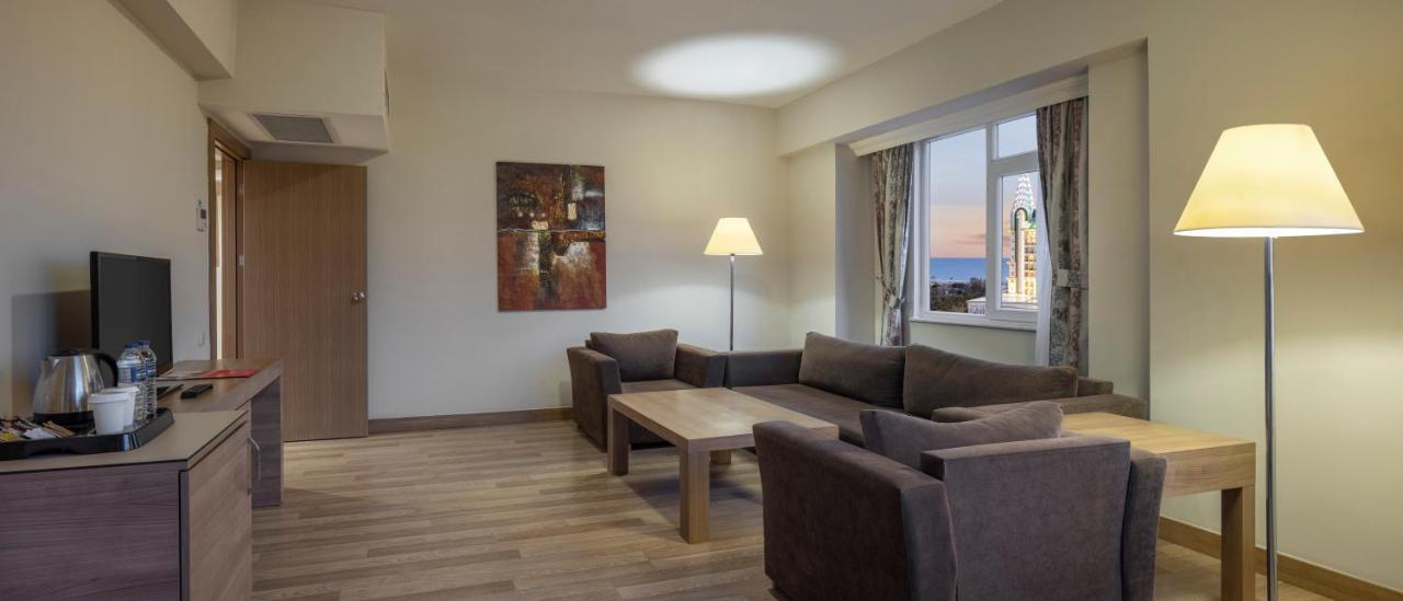 Ramada Resort By Wyndham Lara Αττάλεια Εξωτερικό φωτογραφία