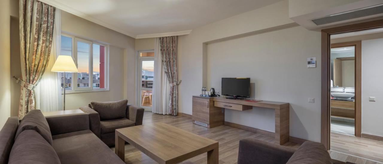 Ramada Resort By Wyndham Lara Αττάλεια Εξωτερικό φωτογραφία